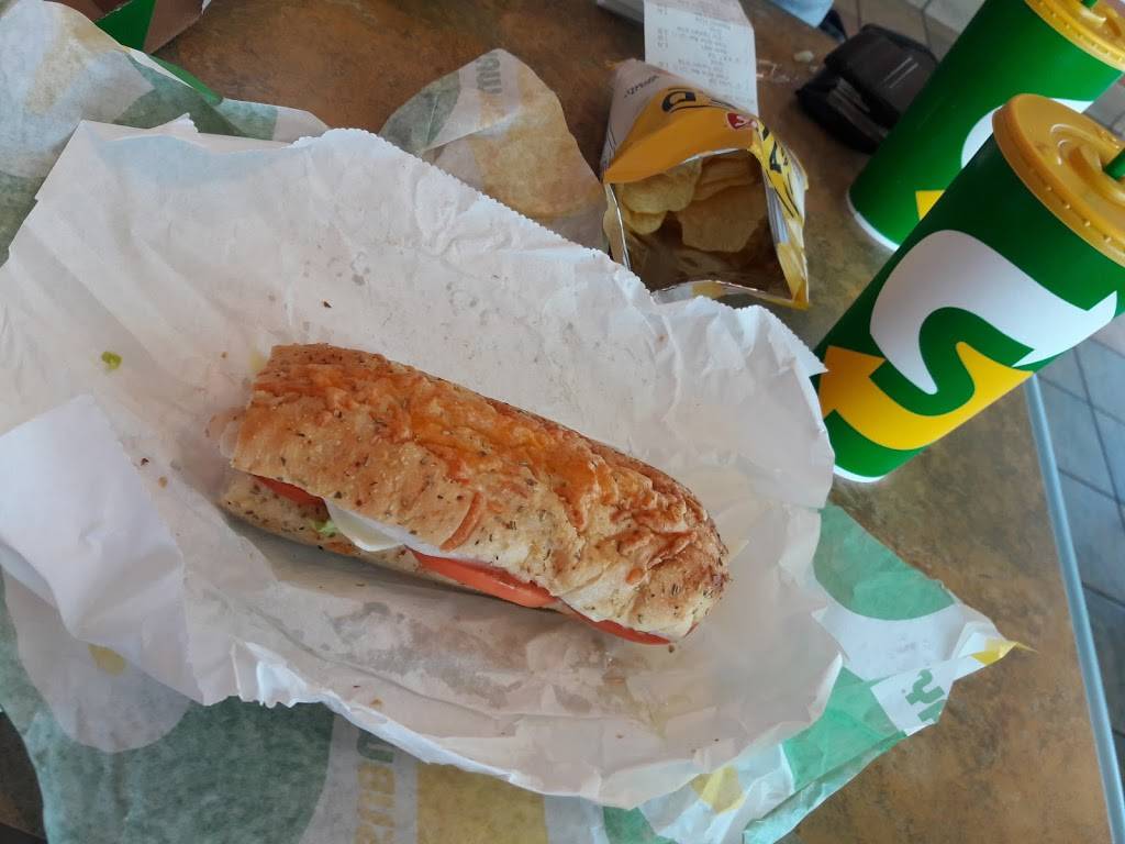 Subway | restaurant | 2122 W US-92, Auburndale, FL 33823, USA | 8639650536 OR +1 863-965-0536