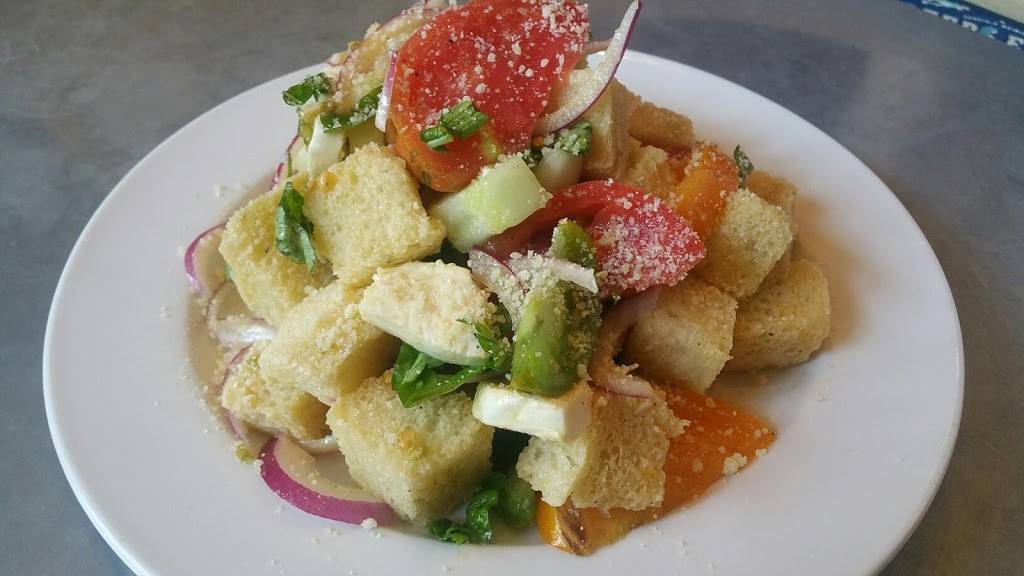 Christophers A Neighborhood Place | restaurant | 3315, 108 N Wayne Ave, Wayne, PA 19087, USA | 6106876558 OR +1 610-687-6558