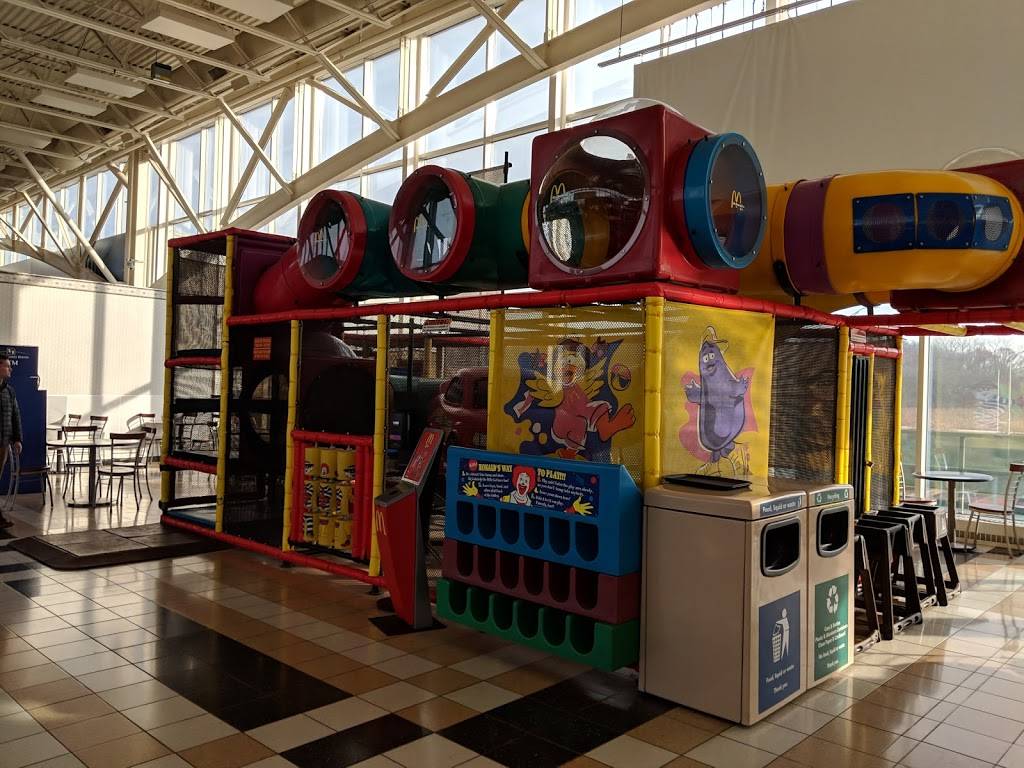 SBARRO Lincoln Oasis Illinois Tollway | restaurant | 700 E Tri-State Tollway, South Holland, IL 60473, USA | 7083393300 OR +1 708-339-3300