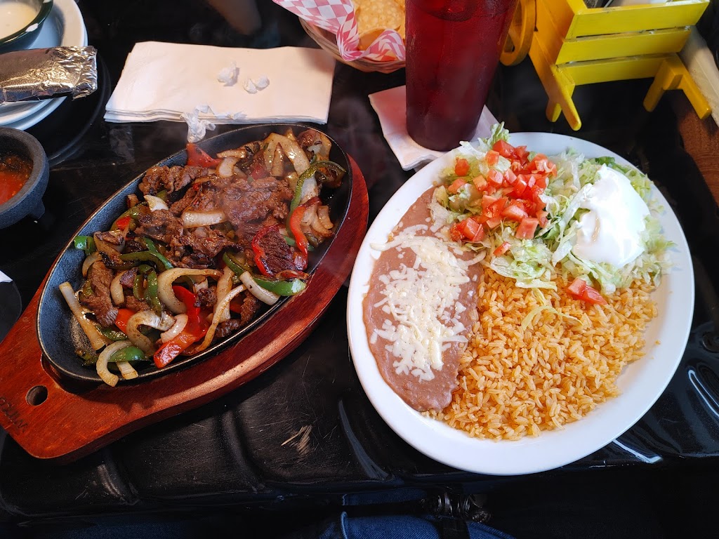 Restaurante La Palma | restaurant | 136 S 16th Ave, Laurel, MS 39440, USA | 6013425909 OR +1 601-342-5909