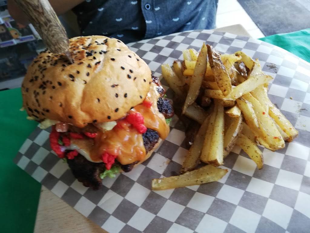 Hamburgeeks | restaurant | Carlos Pacheco 2, 22830 Ensenada, Baja California, Mexico | 016462682126 OR +52 646 268 2126