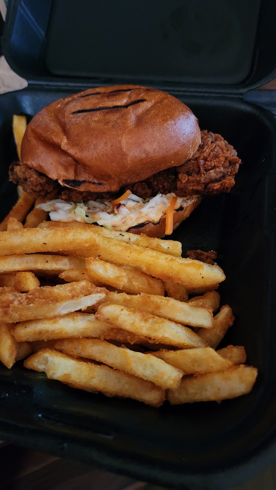 Blazin Birdz | restaurant | 560 W Olive Ave, Merced, CA 95348, USA | 2095804436 OR +1 209-580-4436