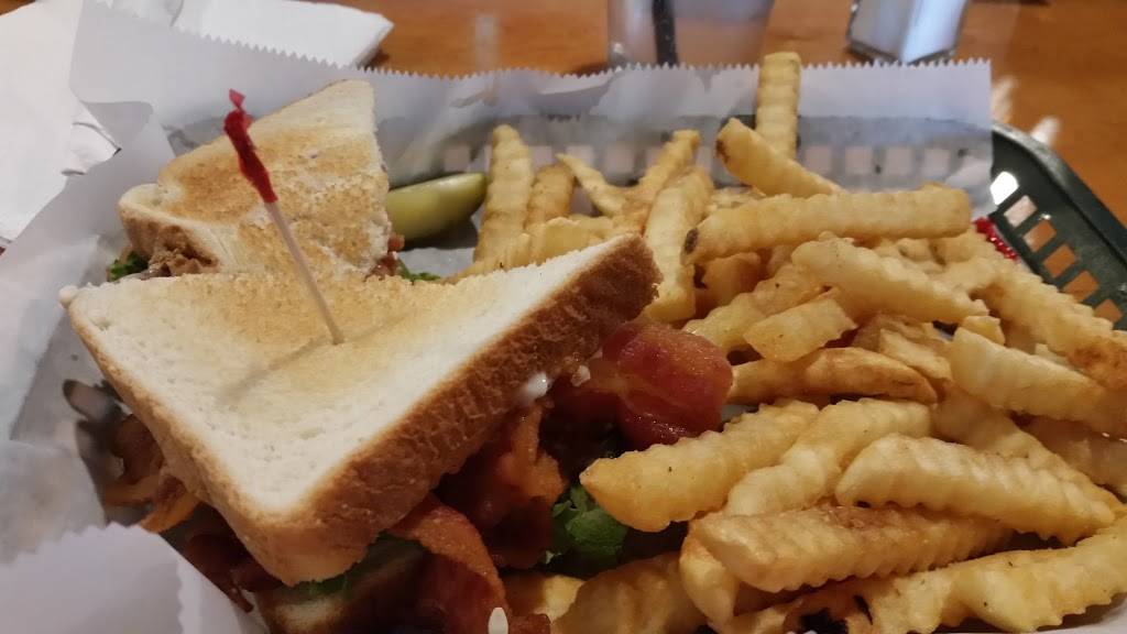 The Main Event | restaurant | 3819 State St, Bettendorf, IA 52722, USA | 5633553938 OR +1 563-355-3938