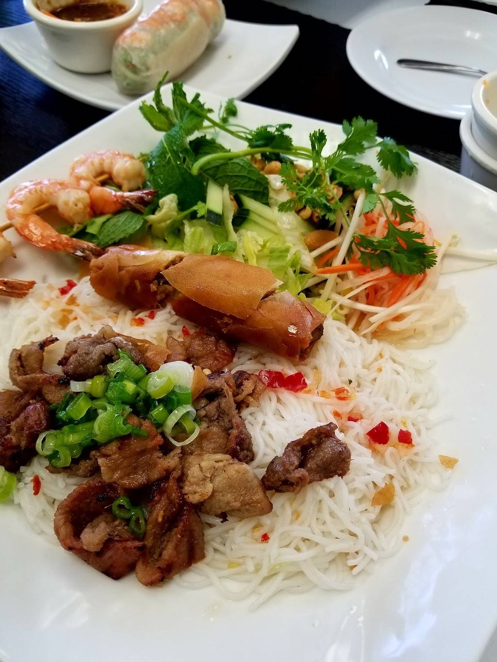Vietnamese Pho | restaurant | 6729, 14201 S Inglewood Ave, Hawthorne, CA 90250, USA | 4246754596 OR +1 424-675-4596