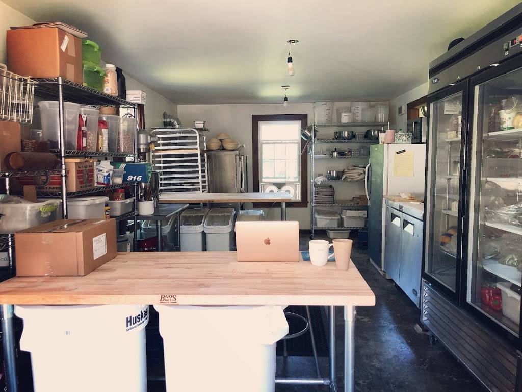 Auntie Dee Dees Homemade Vt Baked Goods | restaurant | 185 Mountain Rd, East Burke, VT 05832, USA | 8025351206 OR +1 802-535-1206