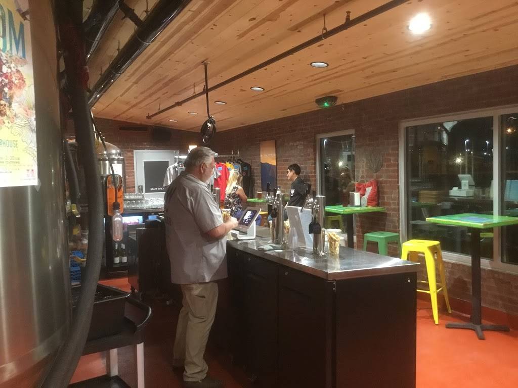 Walter Station | restaurant | 4056 E Washington St, Phoenix, AZ 85034, USA | 6023688402 OR +1 602-368-8402