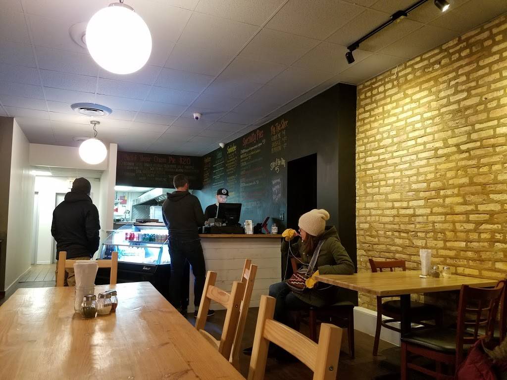 Dantes Pizzeria - Ravenswood | restaurant | 1964 W Lawrence Ave, Chicago, IL 60640, USA | 7732937608 OR +1 773-293-7608