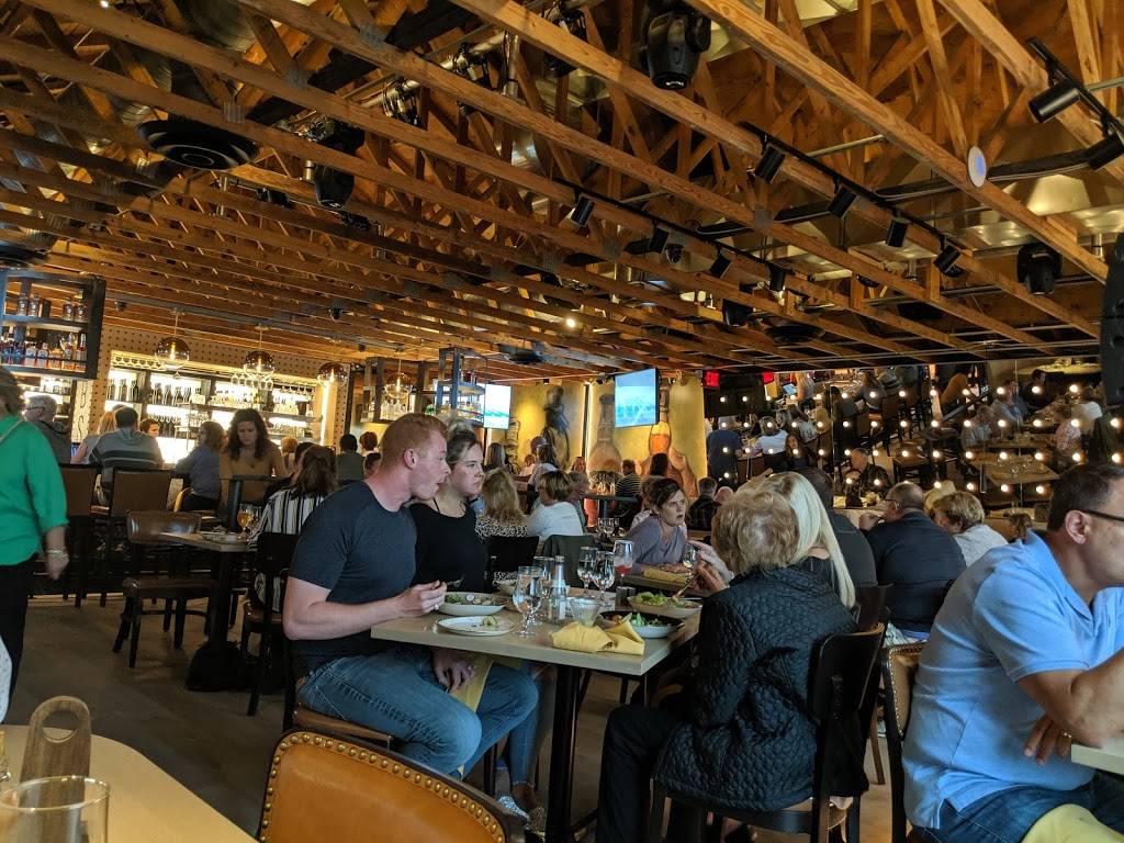 Single Barrel Social | restaurant | 8724 W Grand River Ave, Brighton, MI 48116, USA | 8105220031 OR +1 810-522-0031