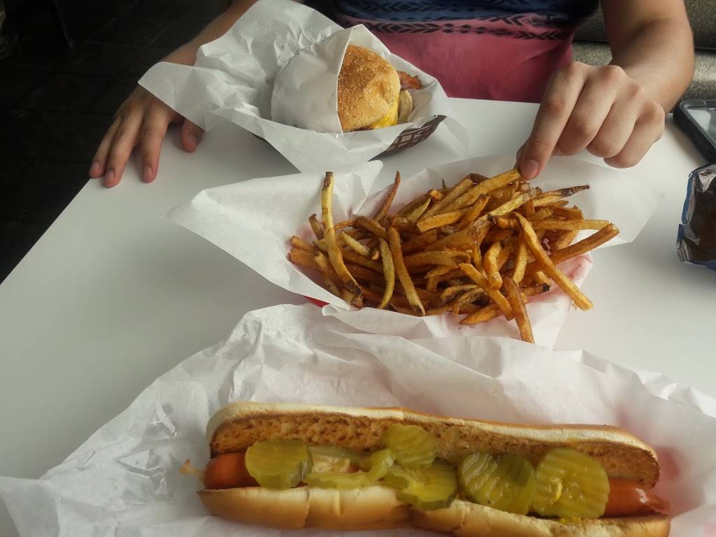 Roakes | restaurant | 1760 NE Lombard Pl, Portland, OR 97211, USA | 5032893557 OR +1 503-289-3557