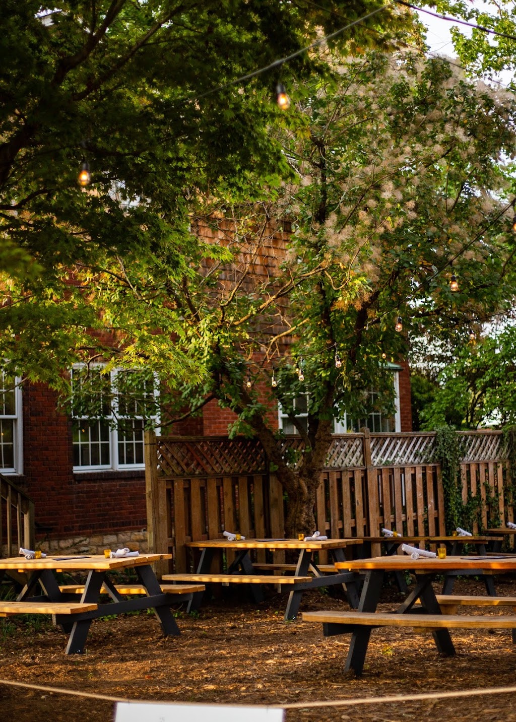 Leos House of Thirst | restaurant | 1055 Haywood Rd, Asheville, NC 28806, USA | 8285058017 OR +1 828-505-8017