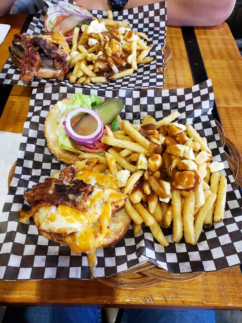 Bullseye - Saloon & Grillades | restaurant | Place Saint-Bernard, Mont-Tremblant, QC J8E 1B1, Canada | 8196812855 OR +1 819-681-2855