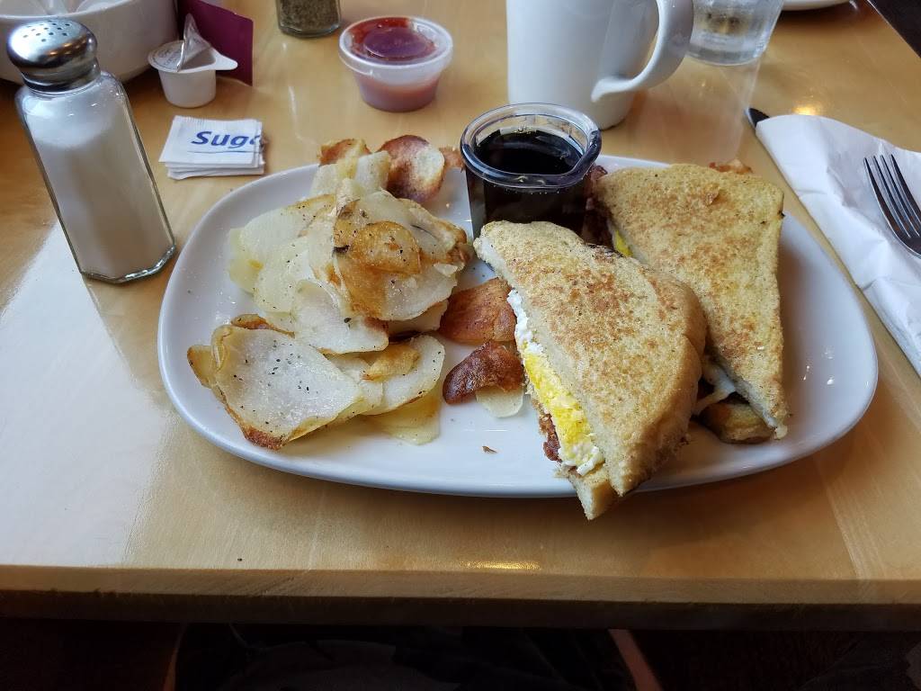 Golden Rye Grille | restaurant | 10745 Main St, New Middletown, OH 44442, USA | 3305429925 OR +1 330-542-9925