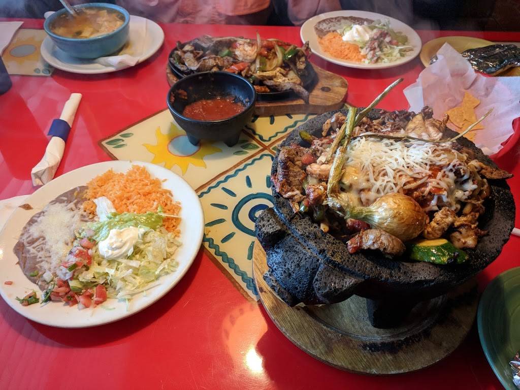 Salsas Mexican Restaurant | restaurant | 1635 Wells Rd, Orange Park, FL 32073, USA | 9045793579 OR +1 904-579-3579