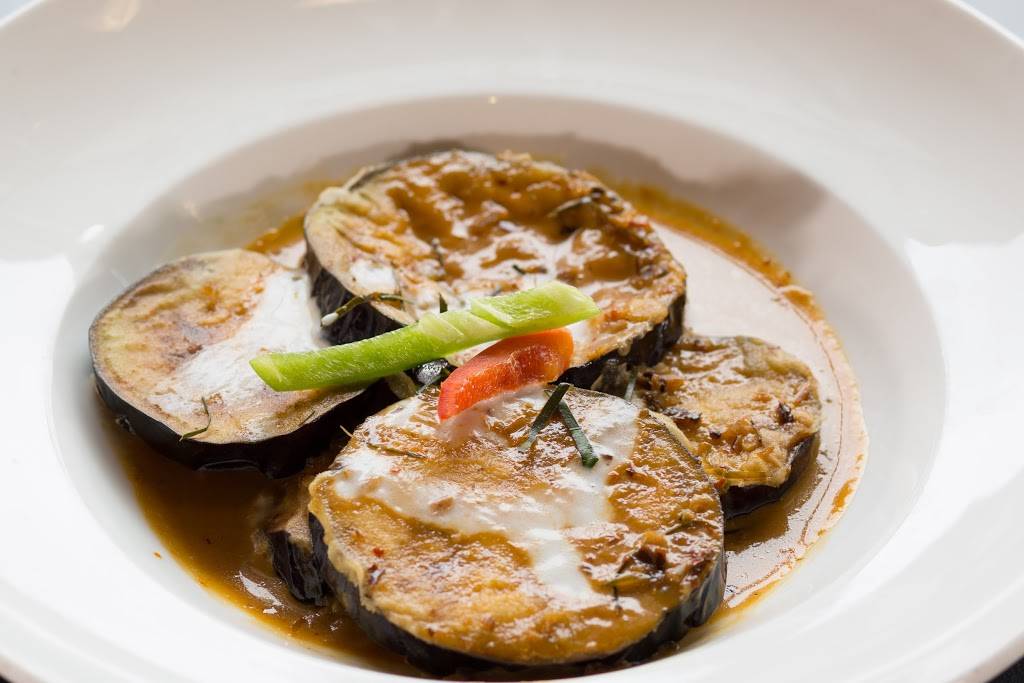 Sugar Palm Thai Restaurant | restaurant | 5580 Vincent Gate Terrace, Alexandria, VA 22312, USA | 7033541077 OR +1 703-354-1077