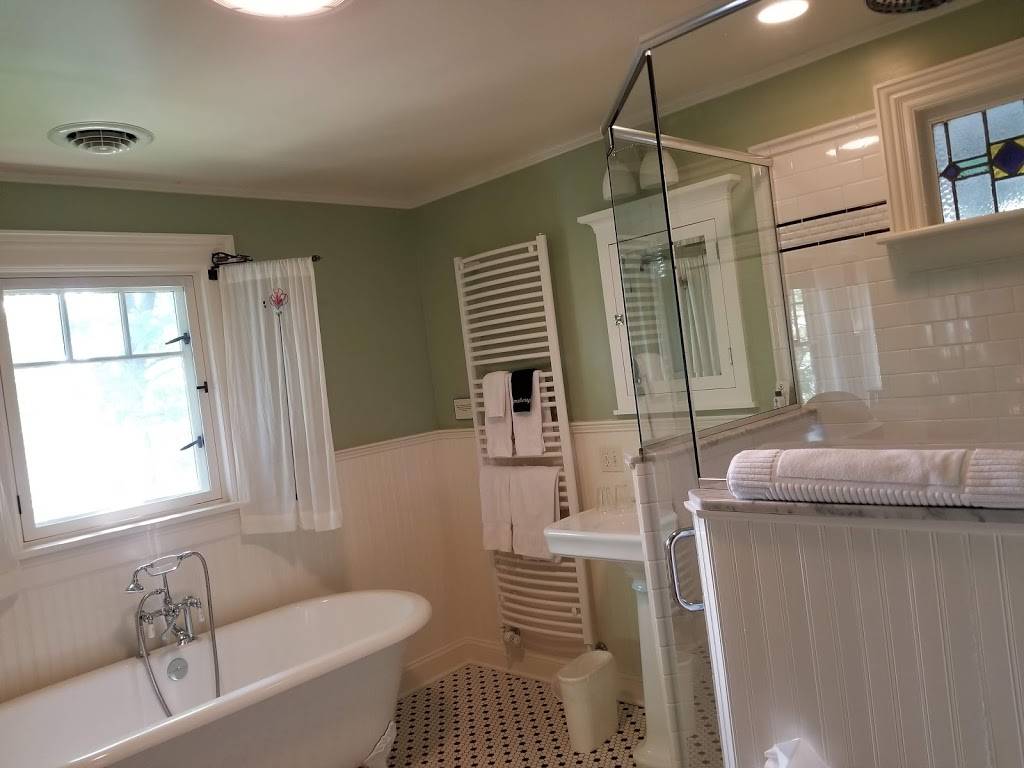 The Springwater Inn | restaurant | 139 Union Ave, Saratoga Springs, NY 12866, USA | 5185833661 OR +1 518-583-3661