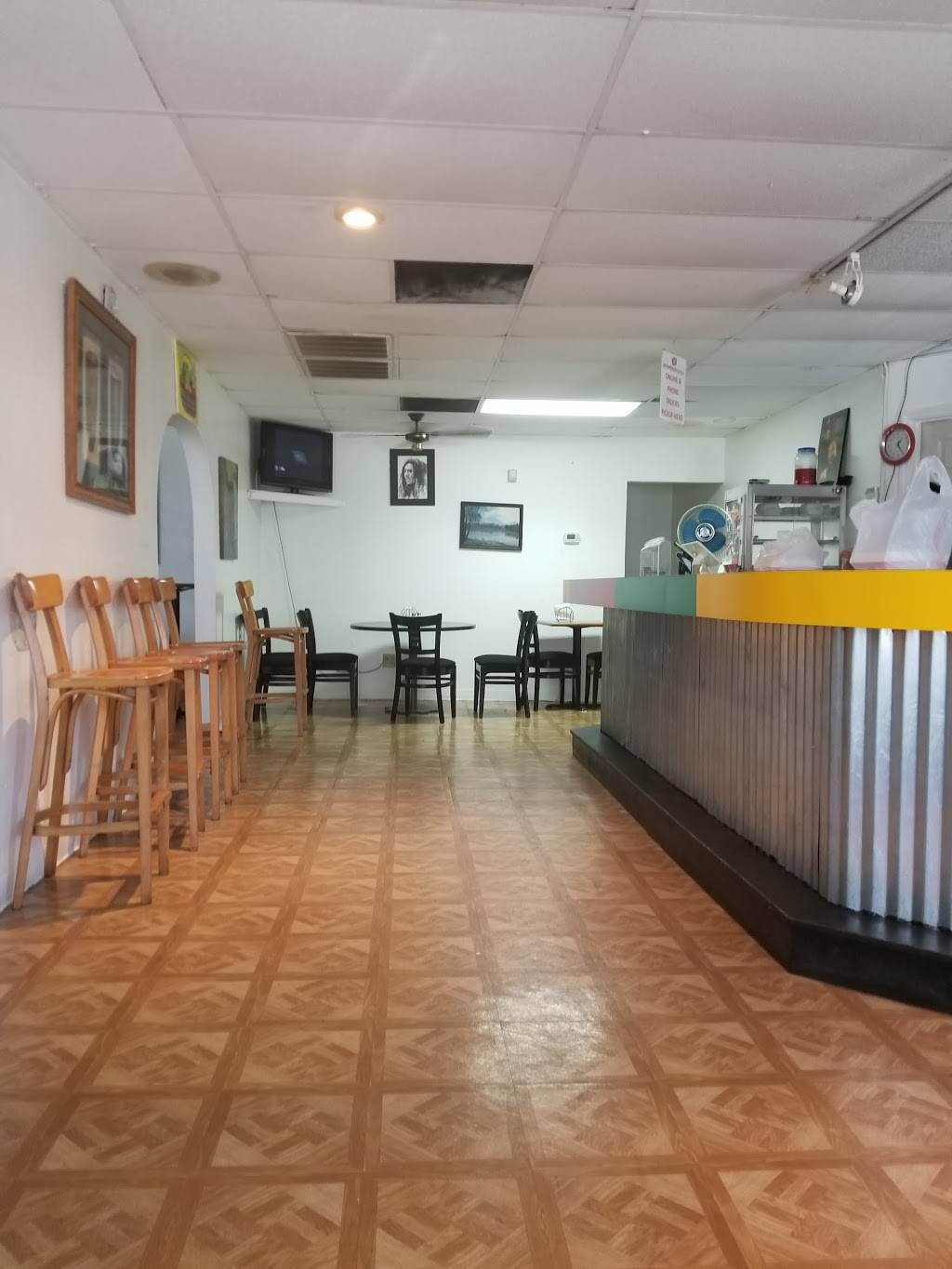 Georges Grill | restaurant | 1836 49th St S, Gulfport, FL 33707, USA | 7273234286 OR +1 727-323-4286