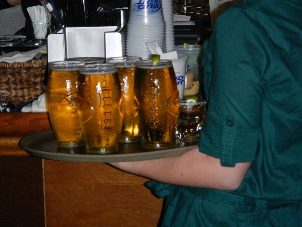 The Huddle Sports Bar and Grill | restaurant | 2400 E Fort Union Blvd, Cottonwood Heights, UT 84121, USA | 8014388300 OR +1 801-438-8300