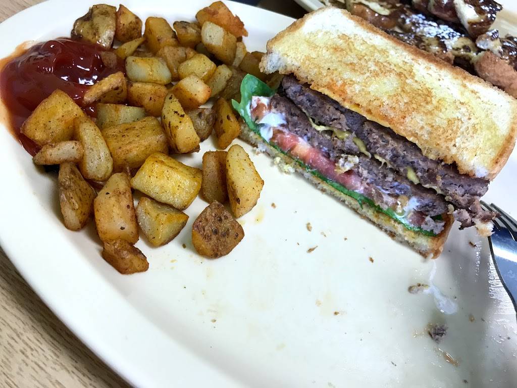 Charlies Kitchen & Grill | restaurant | 4945 S Orange Blossom Trail Ste 4, Orlando, FL 32839, USA | 4072035508 OR +1 407-203-5508