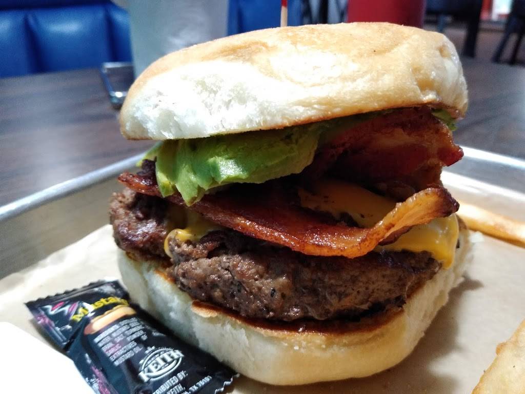 Shadys Porch Pub and Grill | restaurant | 840 E Mulberry St, Angleton, TX 77515, USA | 9798488969 OR +1 979-848-8969