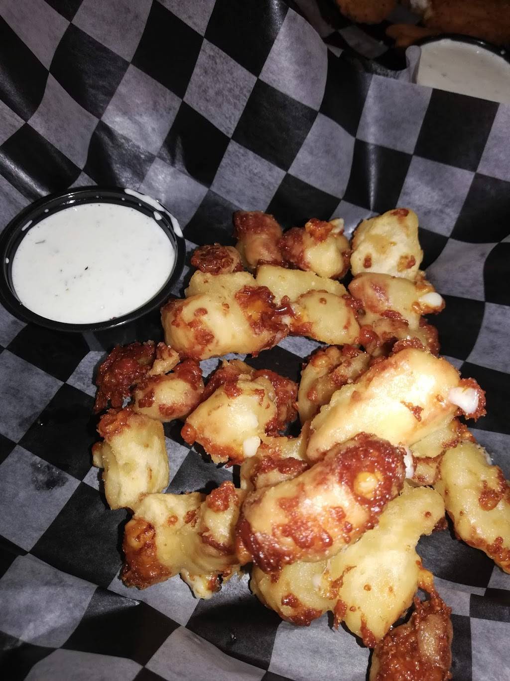 Silver Dollar Bar And Restaurant | restaurant | 315 Main St E, Menomonie, WI 54751, USA | 7153094440 OR +1 715-309-4440