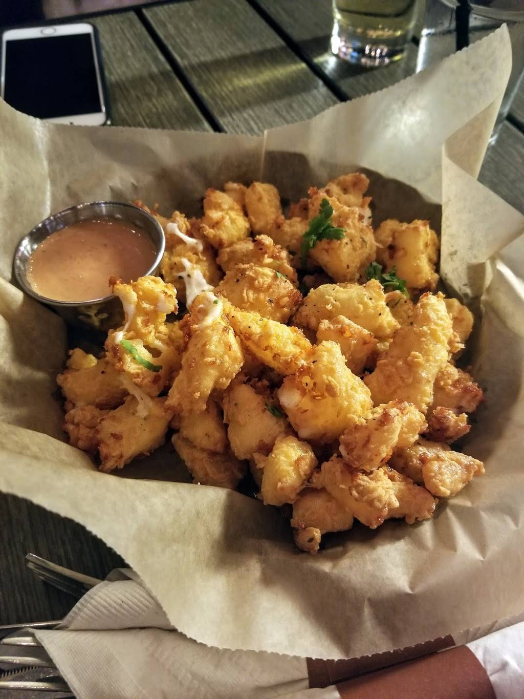 Citizen Crust | restaurant | 229 Patriot Pl, Foxborough, MA 02035, USA | 5085436547 OR +1 508-543-6547