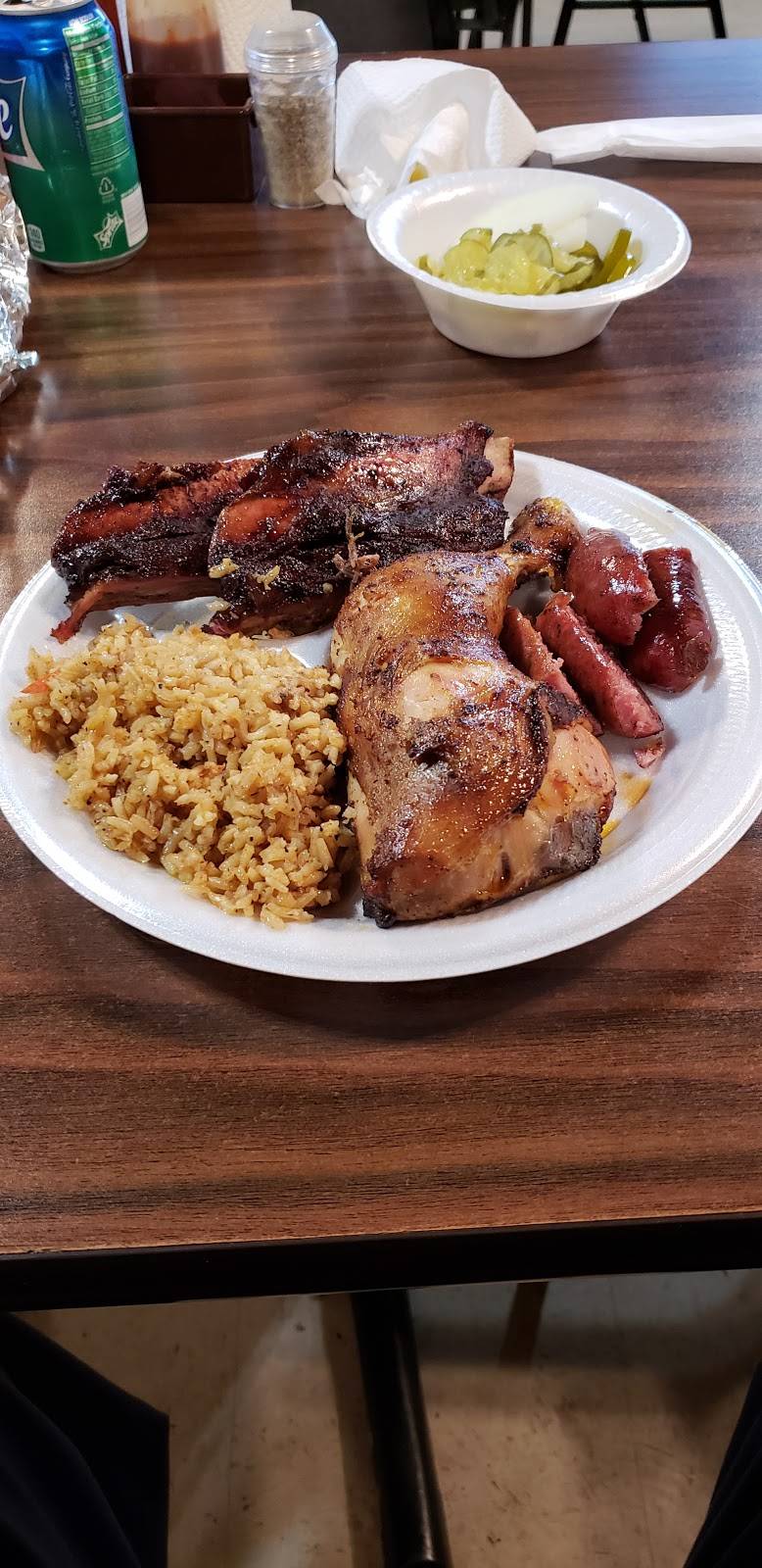 Gils Smoking Grille-Catering | restaurant | 1000 S Reynolds St, Alice, TX 78332, USA | 3613961222 OR +1 361-396-1222