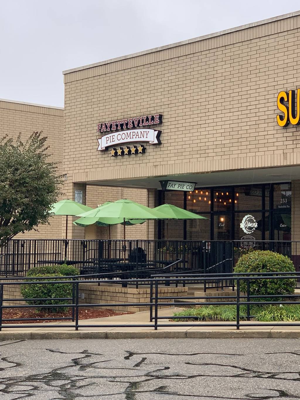 Fayetteville Pie Company | bakery | 253 Westwood Shopping Center, Fayetteville, NC 28314, USA | 9104834097 OR +1 910-483-4097
