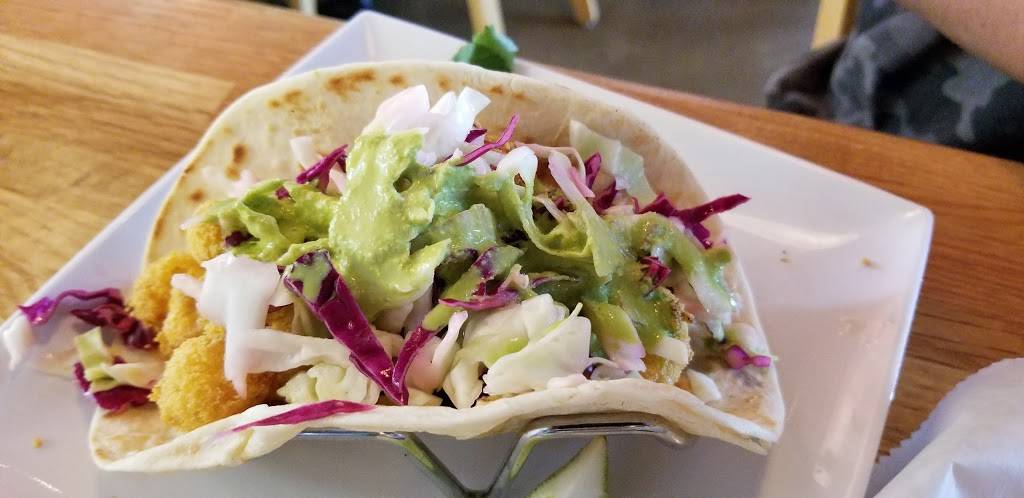 Flippers Coastal Seafood | restaurant | 628 Farm to Market 517 Rd W, Dickinson, TX 77539, USA | 8323407340 OR +1 832-340-7340