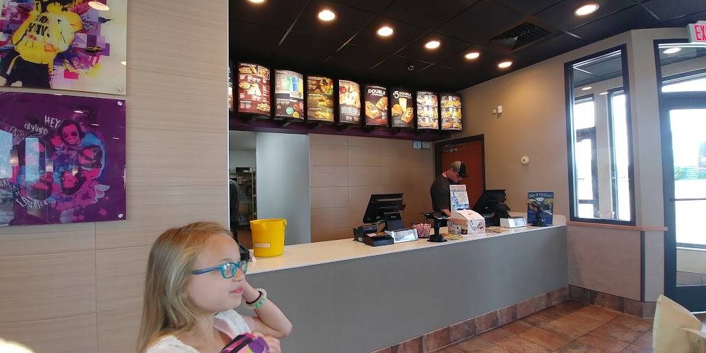 Taco Bell | meal takeaway | 1896 Washington Rd, Washington, IL 61571, USA | 3094443844 OR +1 309-444-3844