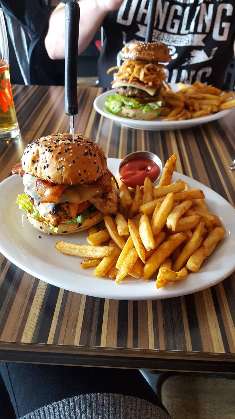 Obies Bar and Grille | restaurant | 209 Pinebush Rd #6a, Cambridge, ON N1R 7H8, Canada | 5196246243 OR +1 519-624-6243