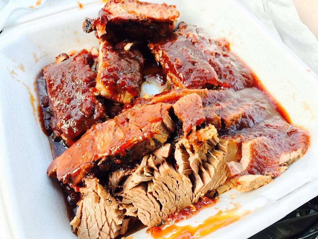 H & J Barbeque | restaurant | 6205 S R. L. Thornton Fwy, Dallas, TX 75232, USA | 2143715420 OR +1 214-371-5420