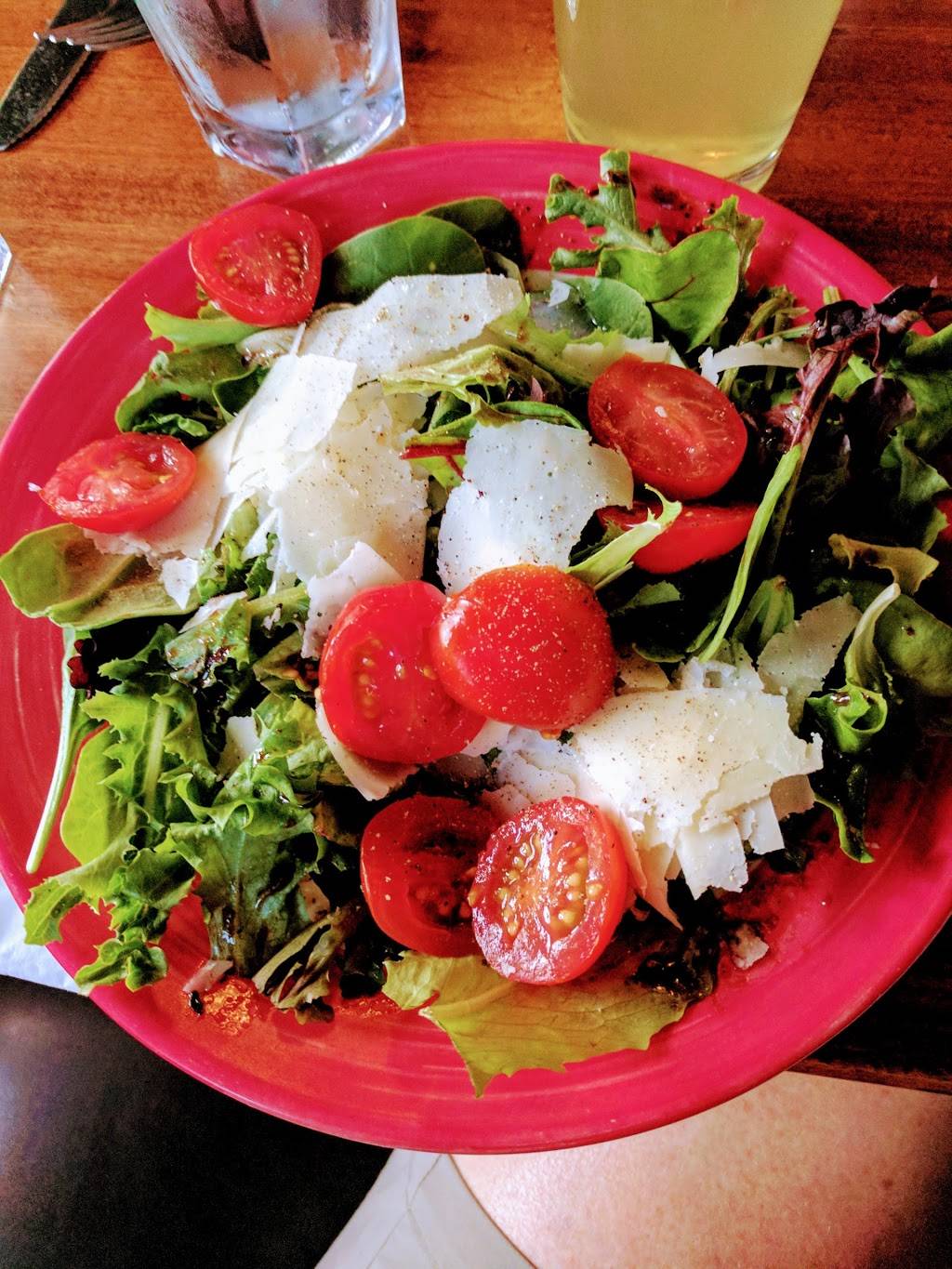 via Marina Wood Fired Pizza & Italian Cafe | restaurant | 22636 Marine View Dr S, Des Moines, WA 98198, USA | 2065922659 OR +1 206-592-2659