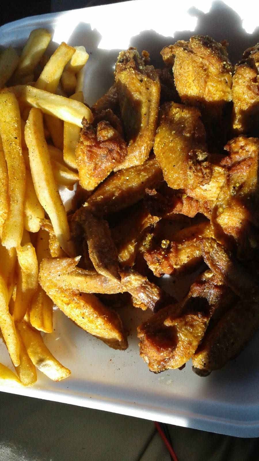 Kickin Chicken | restaurant | 1280 N M L King Jr Pkwy, Beaumont, TX 77701, USA | 4098389838 OR +1 409-838-9838