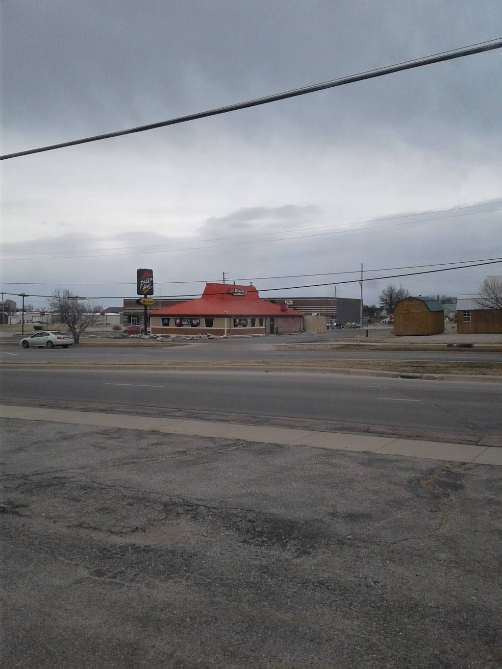 Pizza Hut | meal delivery | 2423 W Central Ave, El Dorado, KS 67042, USA | 3163212340 OR +1 316-321-2340