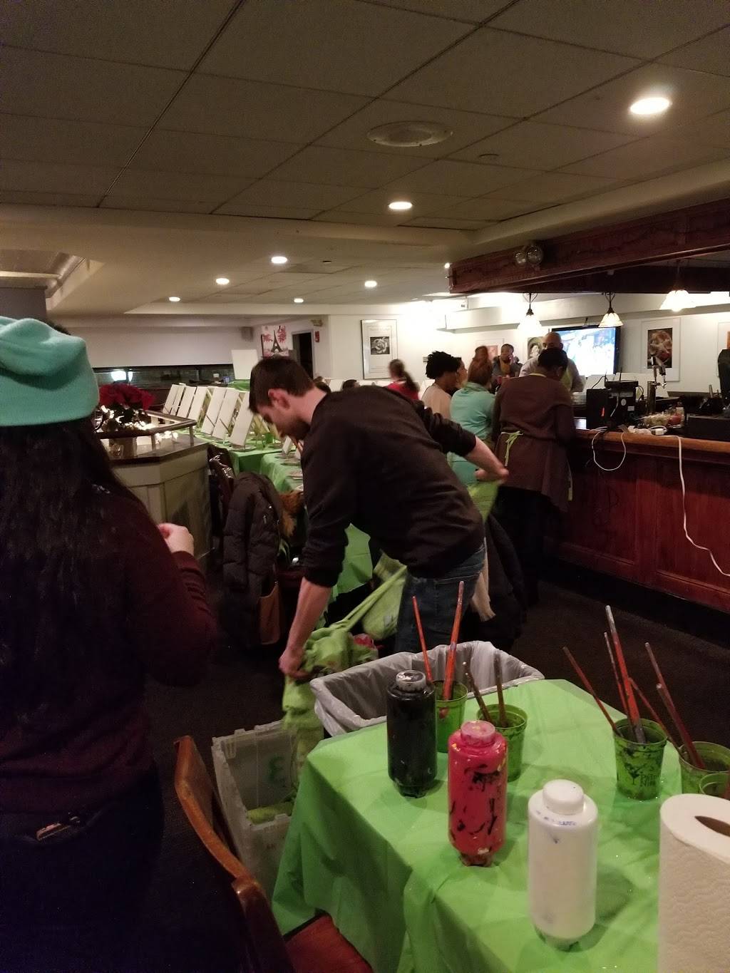 Brandy Petes | restaurant | 267 Franklin St, Boston, MA 02110, USA | 6174394165 OR +1 617-439-4165