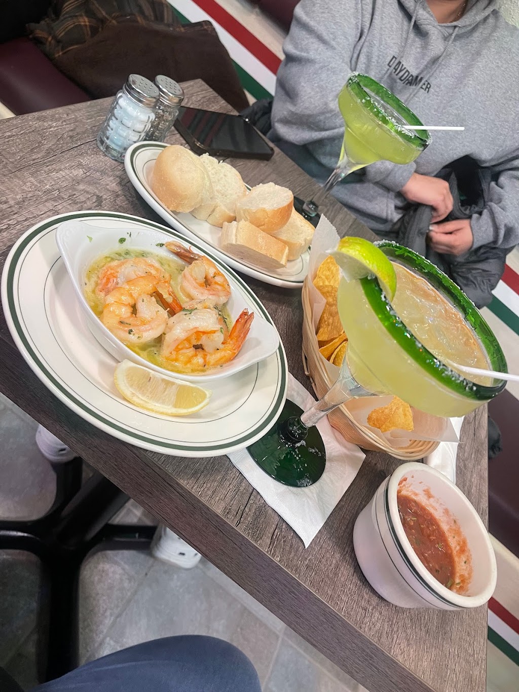 Los Caballeros | restaurant | 308 Pennsylvania Ave. SE, Washington, DC 20003, USA | 2029097383 OR +1 202-909-7383