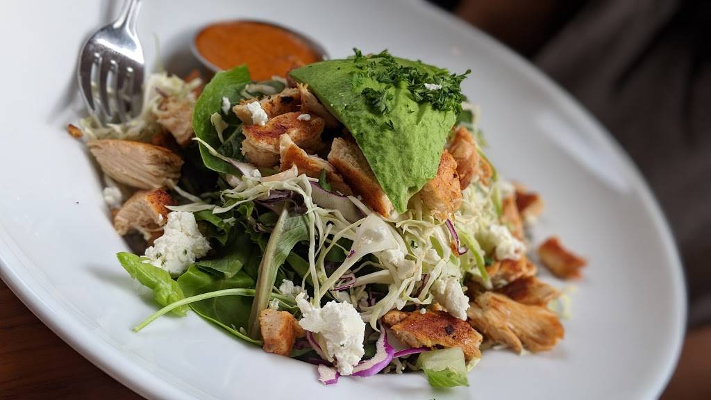 Eat Chow | restaurant | 313 N Bush St, Santa Ana, CA 92701, USA | 6572660500 OR +1 657-266-0500