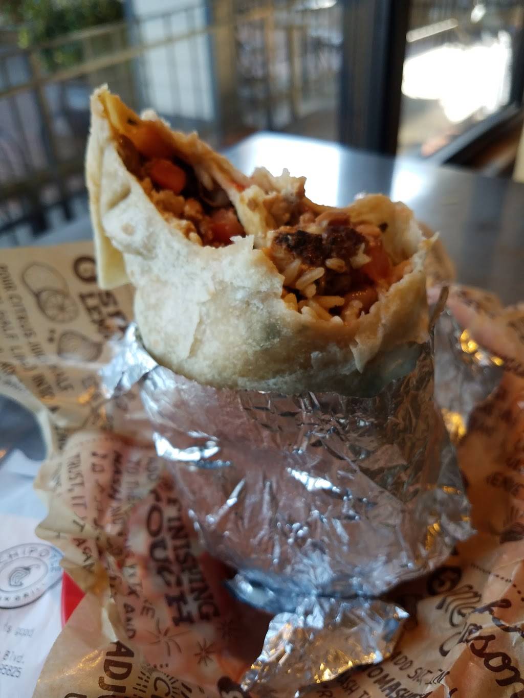 Chipotle Mexican Grill | restaurant | 2517 Fair Oaks Blvd, Sacramento, CA 95825, USA | 9164871125 OR +1 916-487-1125