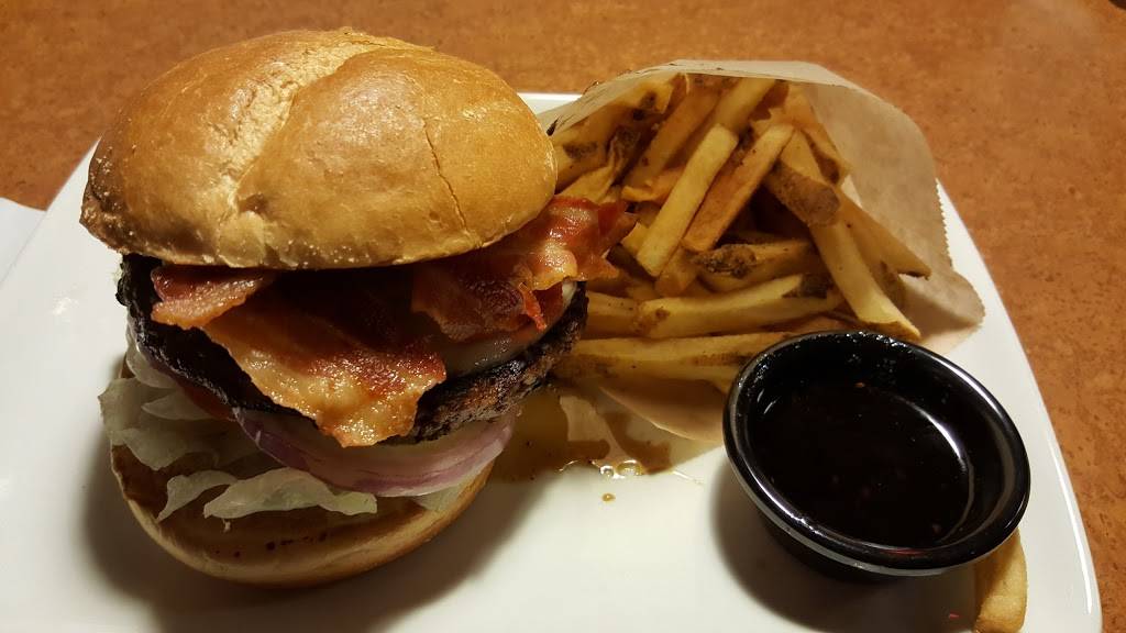 TGI Fridays | restaurant | 43200 Crescent Blvd, Novi, MI 48375, USA | 2483470844 OR +1 248-347-0844