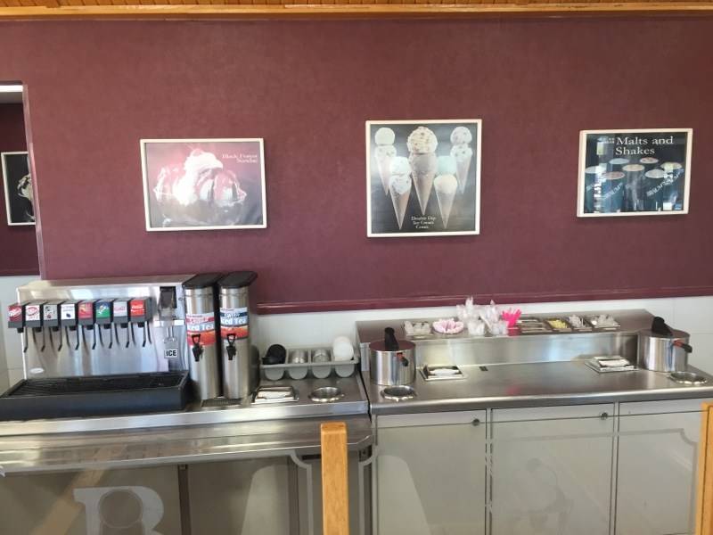 Braums Ice Cream & Burger Restaurant | restaurant | 2806 S Harvard Ave, Tulsa, OK 74114, USA | 9187423062 OR +1 918-742-3062