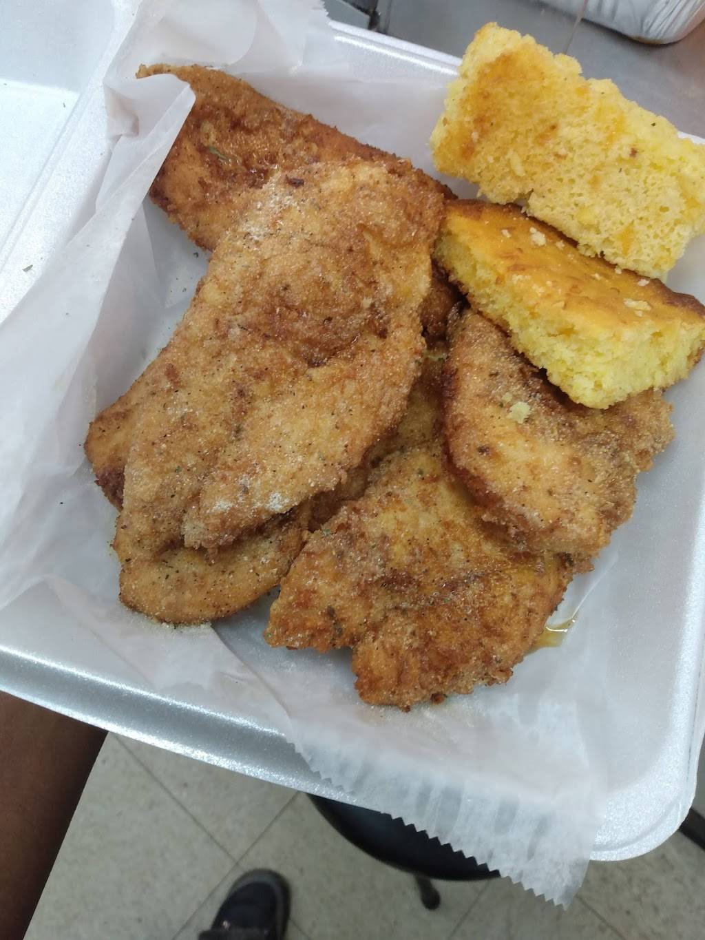 Sizzles Grill | meal takeaway | Inside the Erwin Market, 9252 Erwin Ave, Detroit, MI 48213, USA | 3133349056 OR +1 313-334-9056