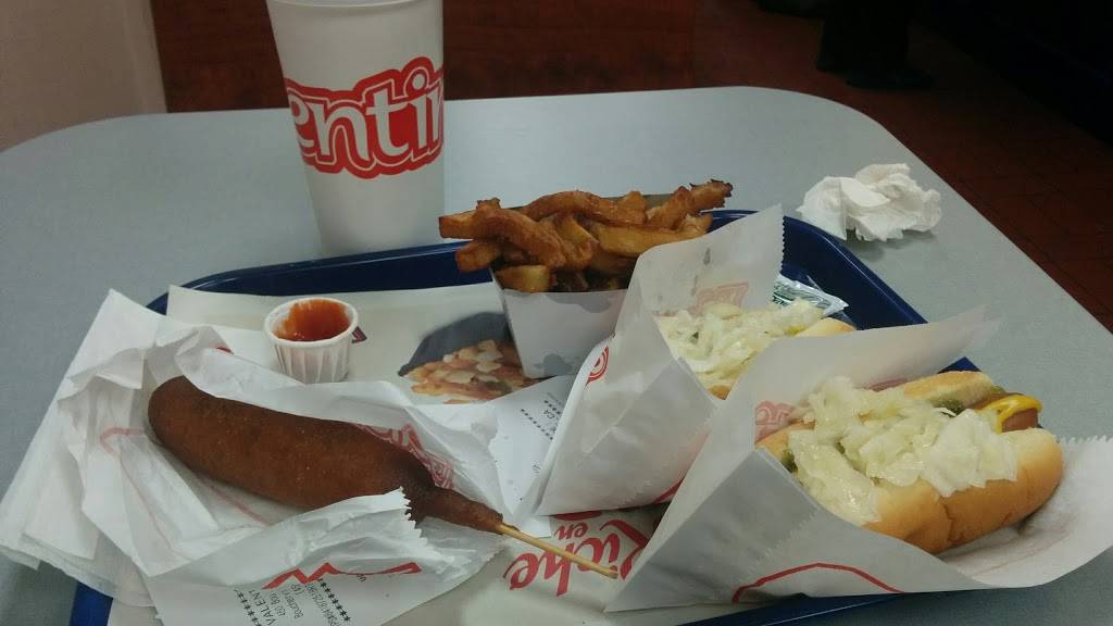 Valentine | restaurant | 450 Boulevard de Mortagne, Boucherville, QC J4B 1B8, Canada | 4509060644 OR +1 450-906-0644