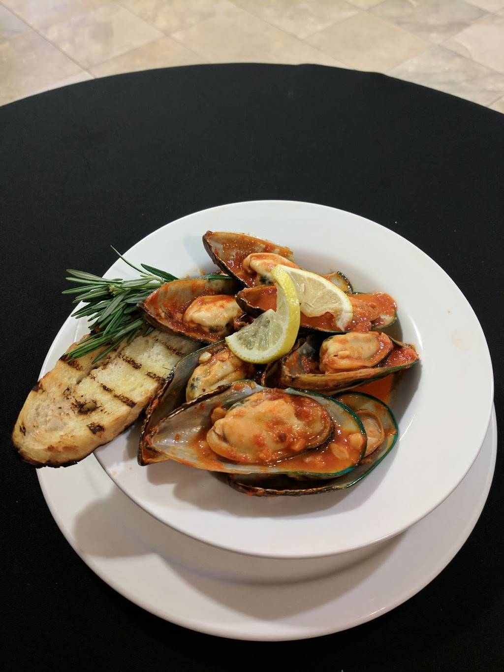 West Coast Grille | restaurant | 650 E 24th St, Holland, MI 49423, USA | 6163940111 OR +1 616-394-0111