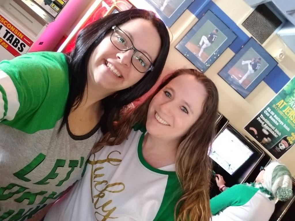 Jersey Pub & Grill | restaurant | 4024 S Howell Ave, Milwaukee, WI 53207, USA | 4144839500 OR +1 414-483-9500