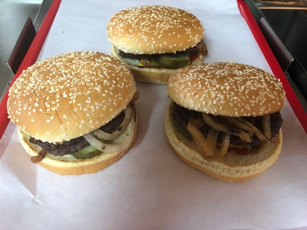 Mickeys Hot Dogs | restaurant | 6800 W 111th St, Worth, IL 60482, USA | 7083614055 OR +1 708-361-4055