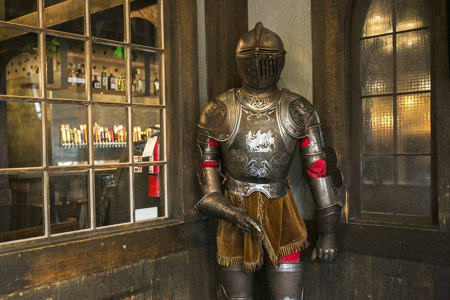 Canterbury Ale House | restaurant | 534 15th Ave E, Seattle, WA 98112, USA | 2063253110 OR +1 206-325-3110