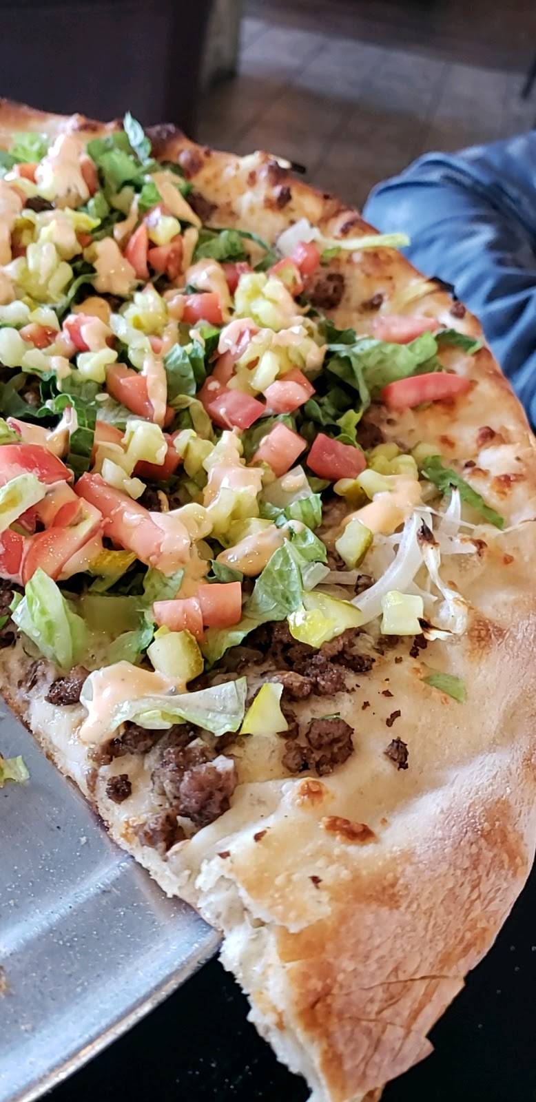 Embers Pizzeria | restaurant | 84 Lakefront Street, Lunenburg, MA 01462, USA | 9783436237 OR +1 978-343-6237