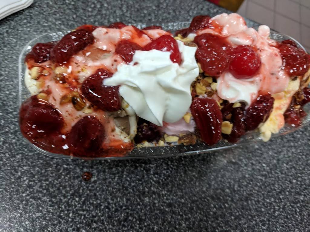 Braums Ice Cream & Burger Restaurant | restaurant | 1706 W Randol Mill Rd, Arlington, TX 76012, USA | 8172750431 OR +1 817-275-0431