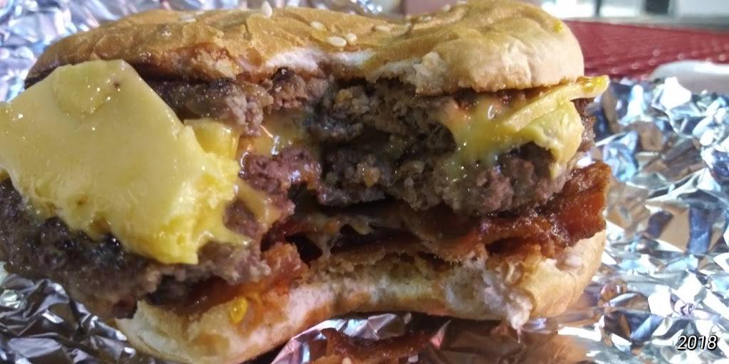 Five Guys | meal takeaway | 86 Plaistow Rd, Haverhill, MA 01830, USA | 9783612696 OR +1 978-361-2696