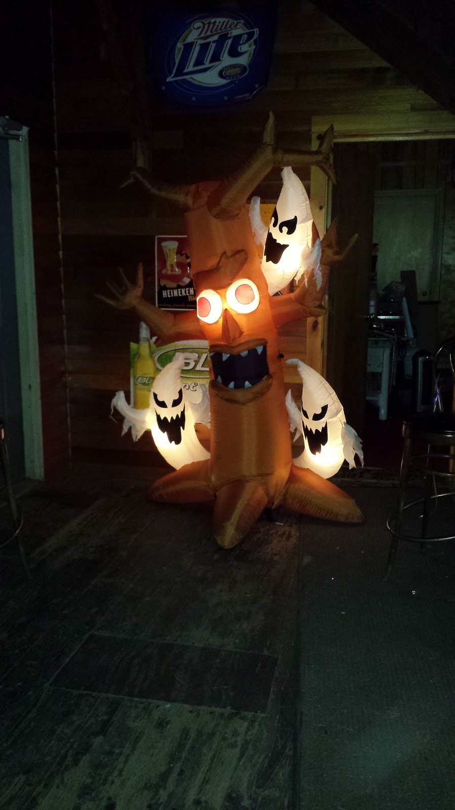 Woodys Bar | restaurant | 2 Industrial Park Rd, Greenville Junction, ME 04442, USA | 2076952488 OR +1 207-695-2488